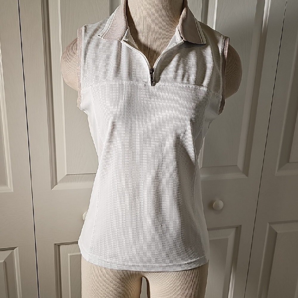 Sleeveless White‎ Collared Women's Top. Golf. Tennis. IzodXFG. Size Meduim
